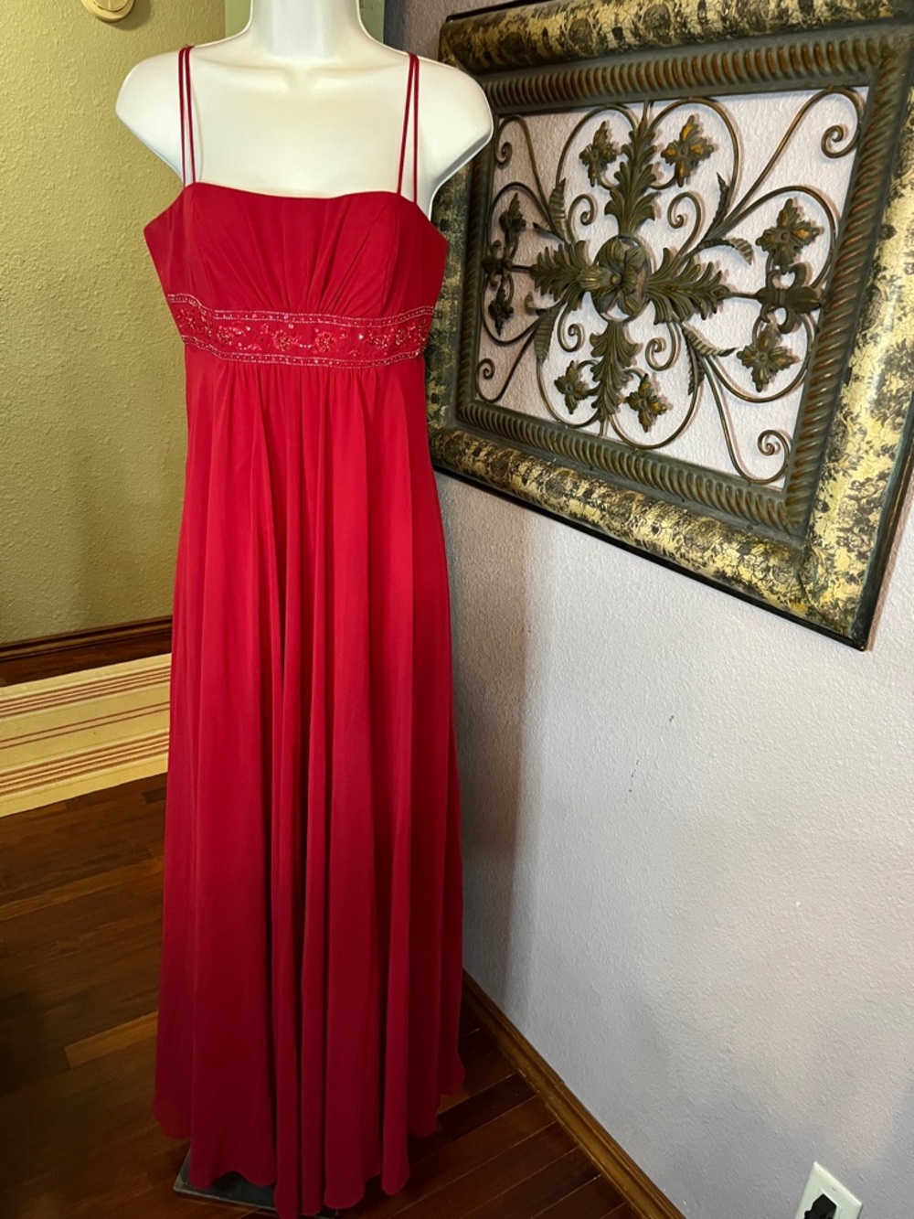 David's Bridal Red Beaded Chiffon Evening Dress/ Formal Sz 6 💙